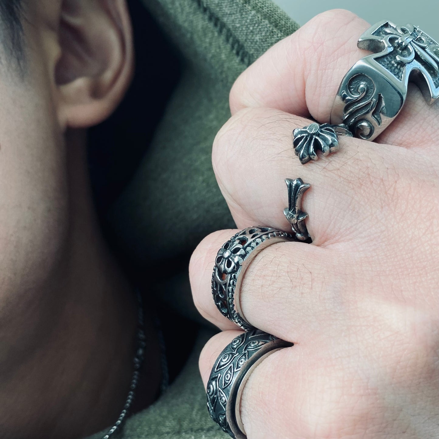 Watching Eyes Spinner Ring
